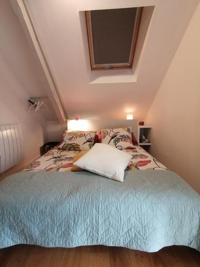 Gite La Maison La Saint-Aubin-d'Aubigne Extérieur photo