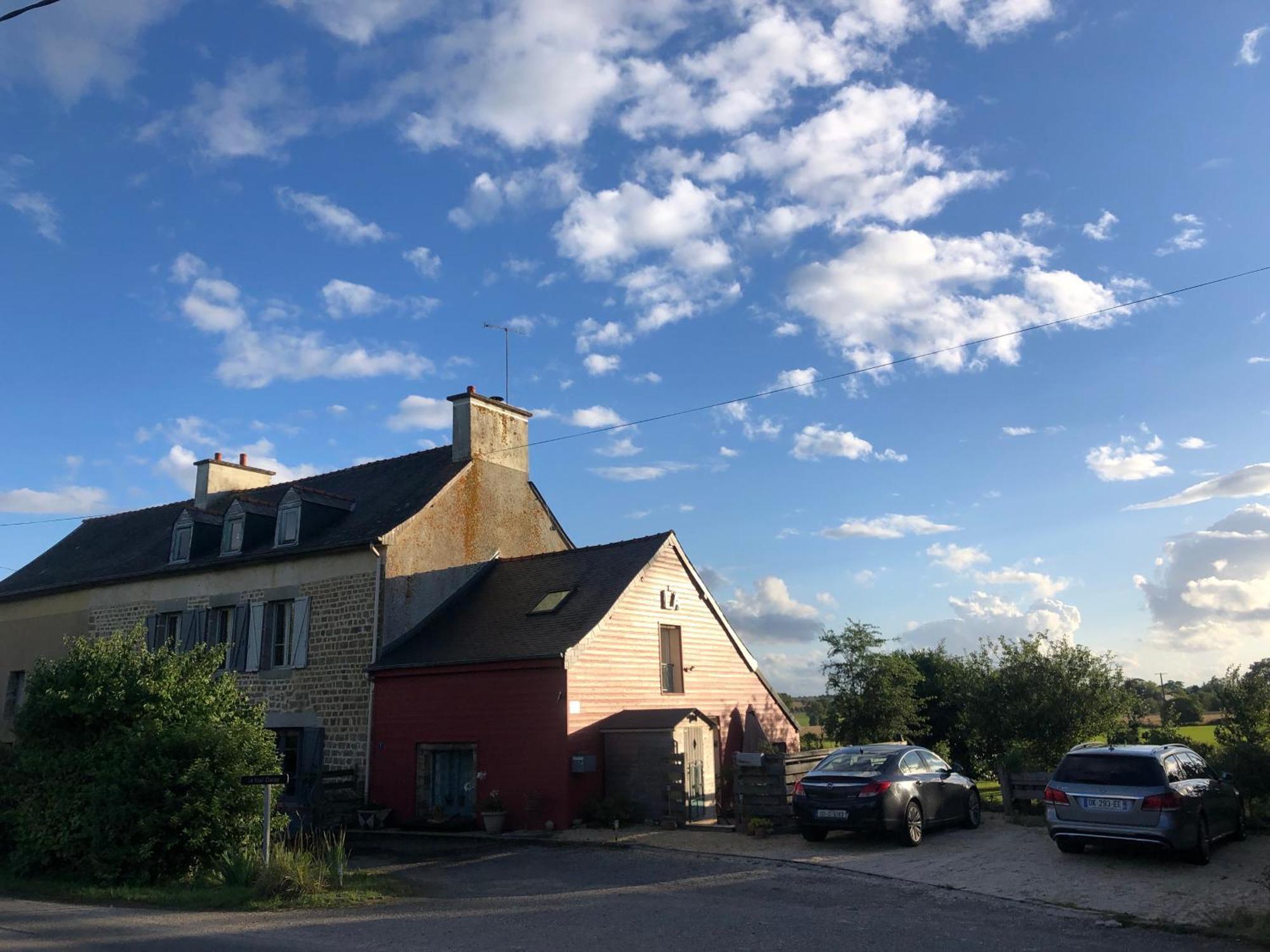 Gite La Maison La Saint-Aubin-d'Aubigne Extérieur photo
